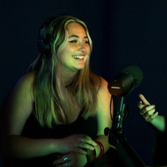 Meet your Posher, Isabella - Picture 1 of 1